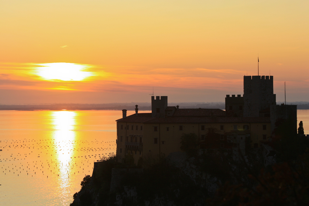 Дуинский замок; FriuliVeneziaGiuliaДа; Замок Дуино; Фриули Венеция Джулия,Friuli Venezia Giulia, Италия